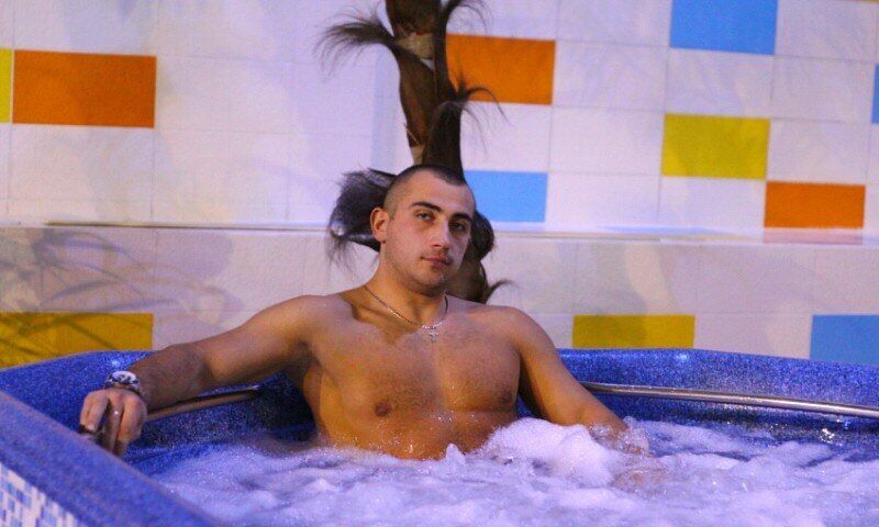  45896357  Taras, 35 ,    Praha