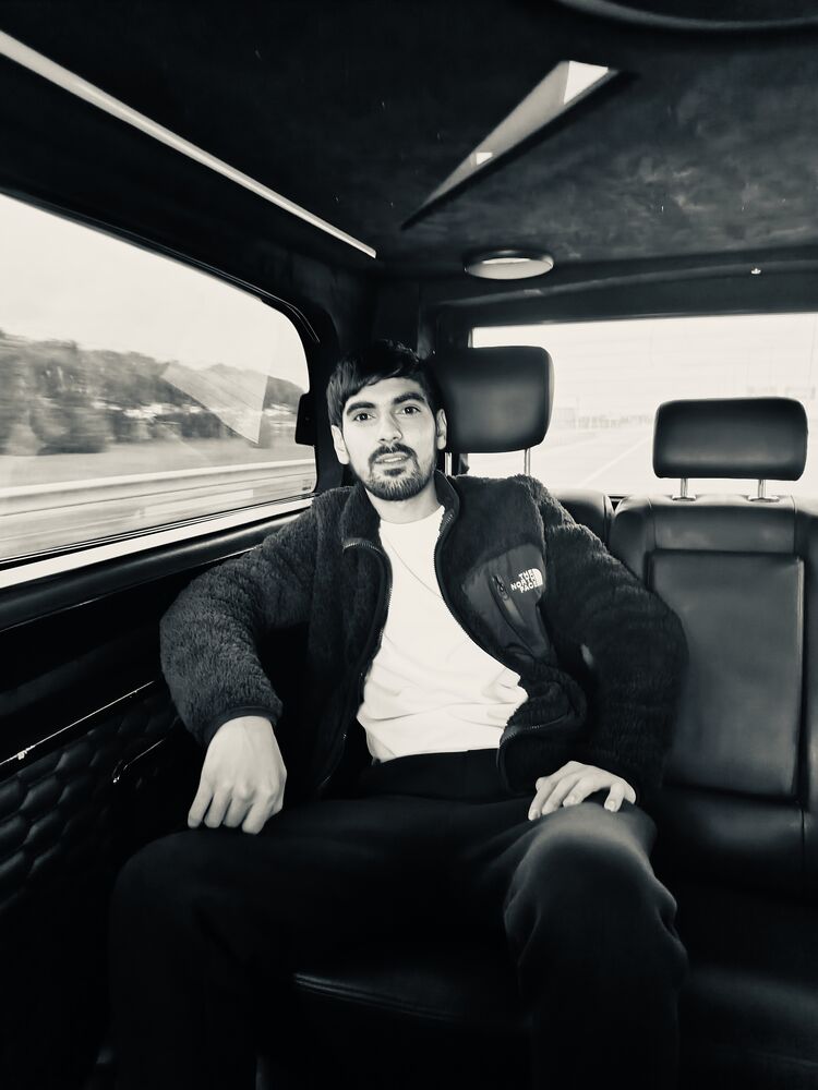  ,   Ali, 27 ,   ,   