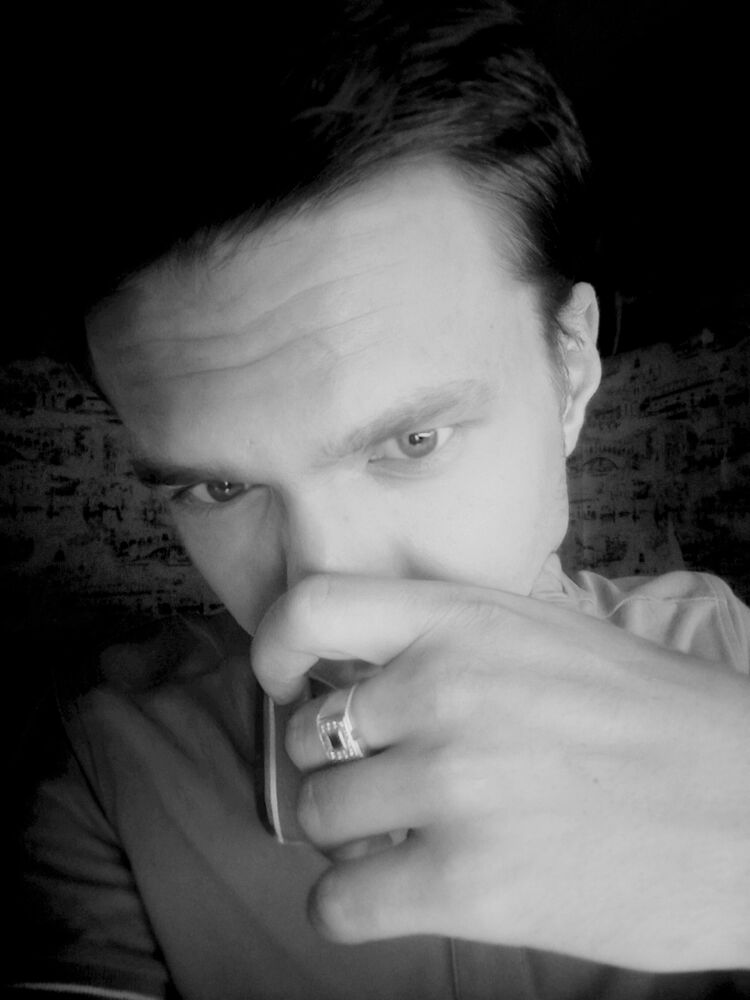  53628627  Ilya, 24 ,    