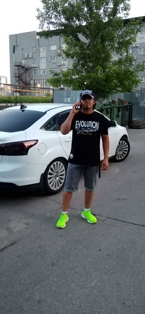  43828067  Surxon, 26 ,     