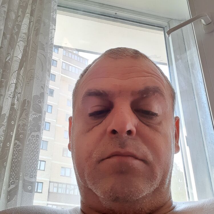  28123947  , 44 ,    New York City