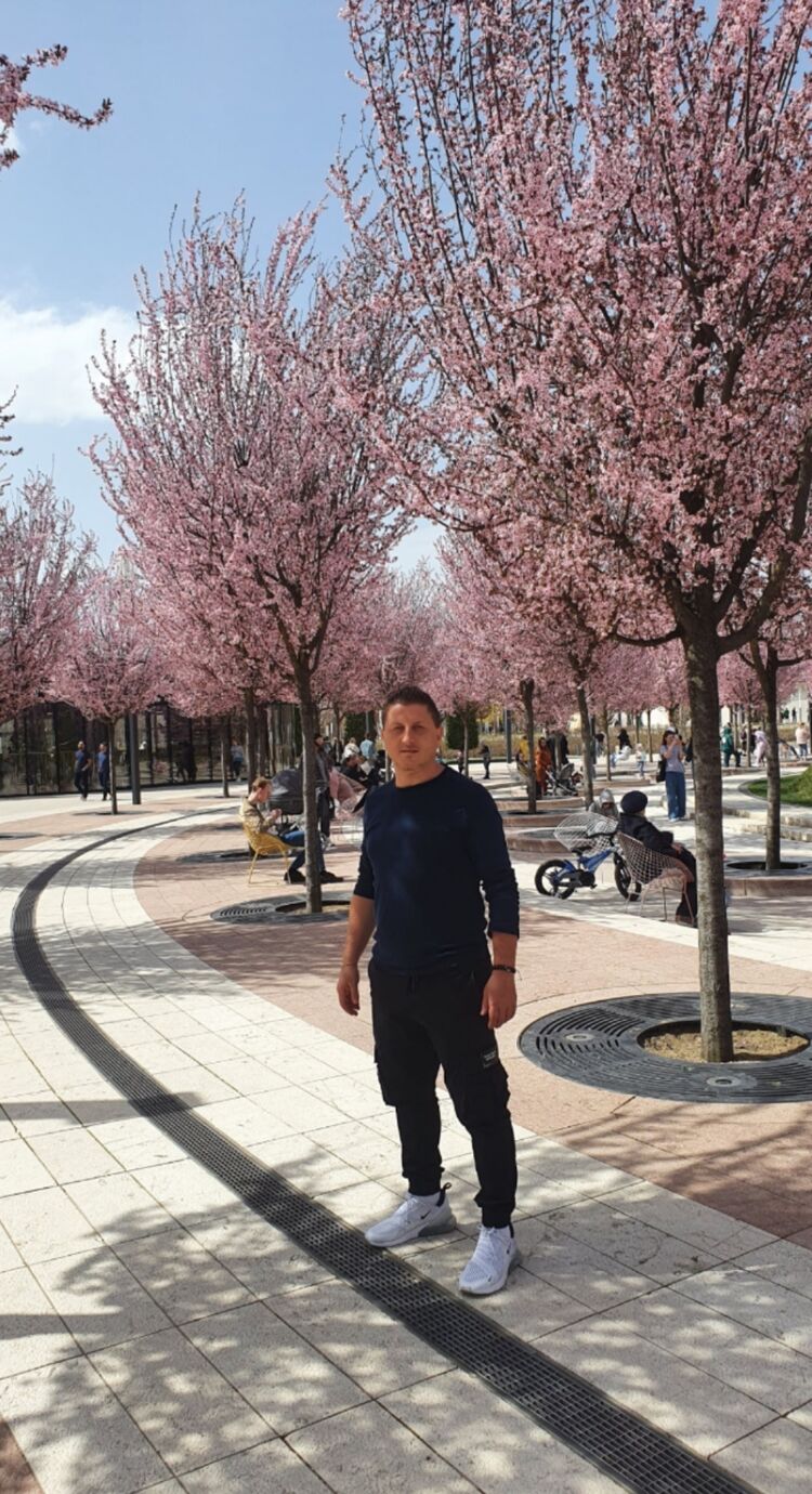 ,   Mauro, 39 ,   ,   , c 