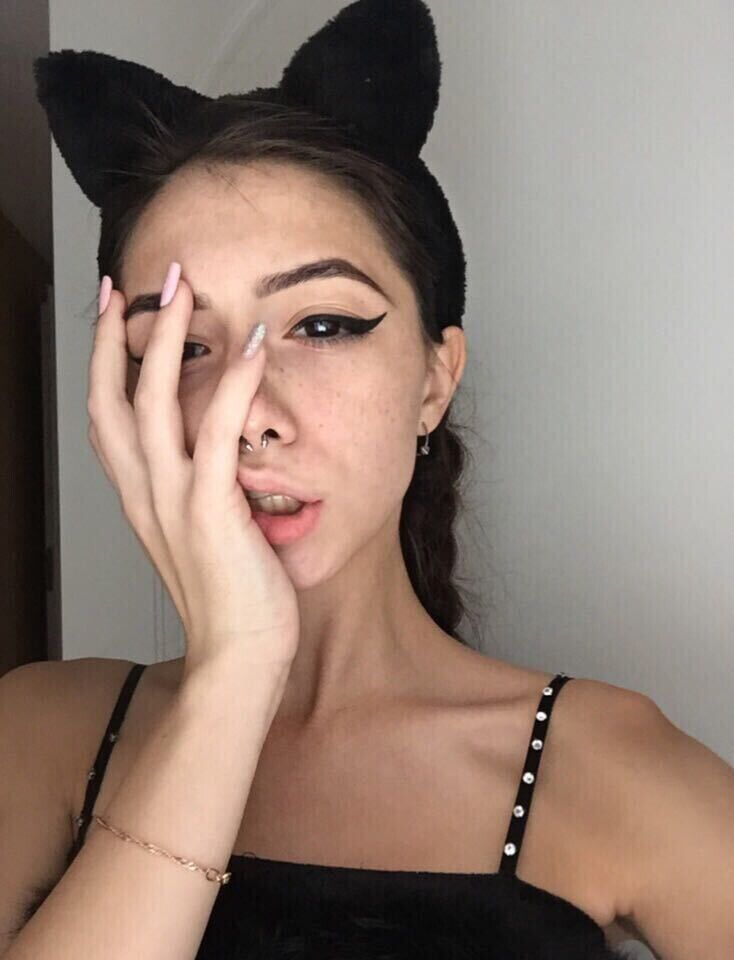  22361277  Daria, 25 ,    