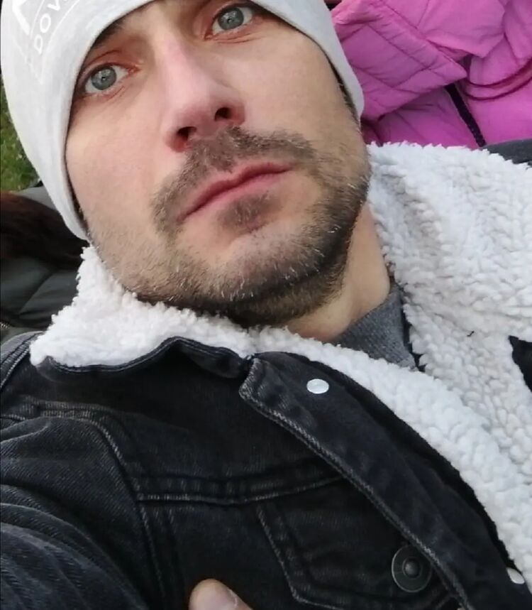  33906837  NikoS, 41 ,    -