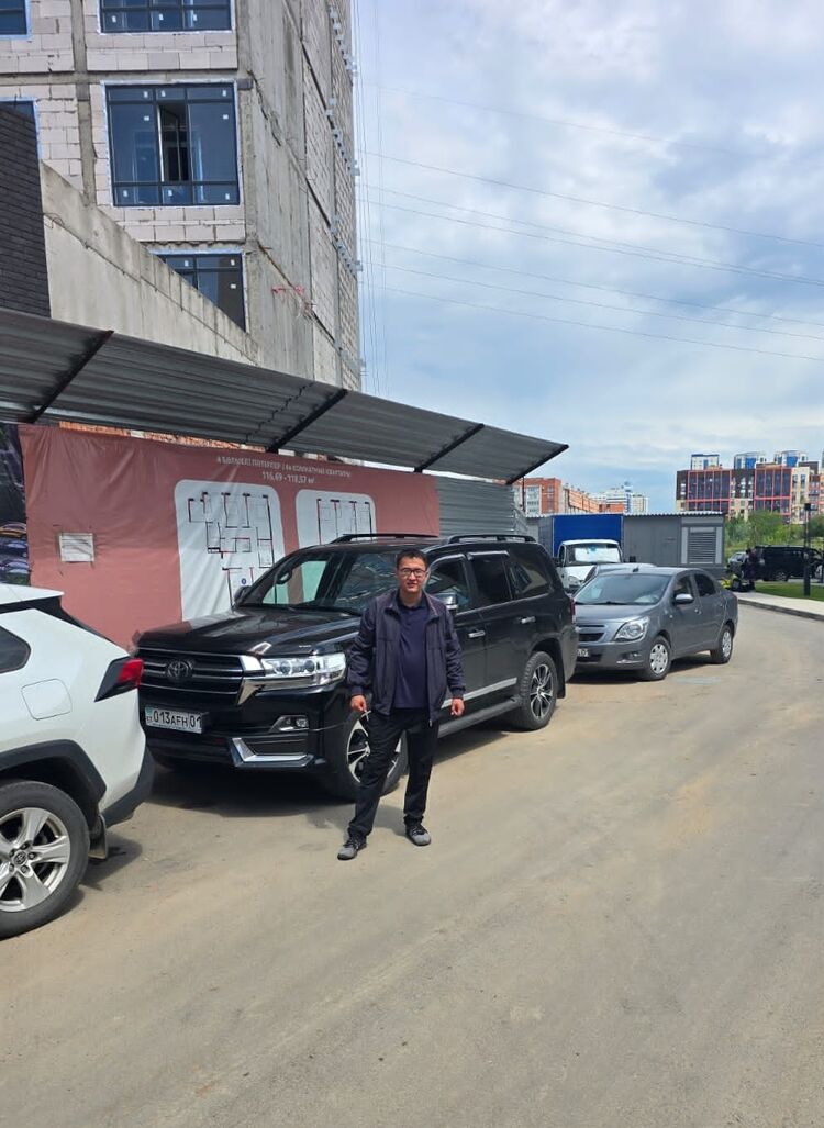  52543327  Adilbek, 29 ,    