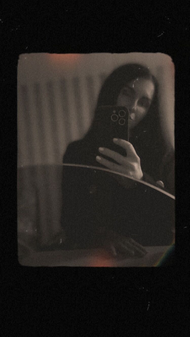  38006267  Lesia, 39 ,    