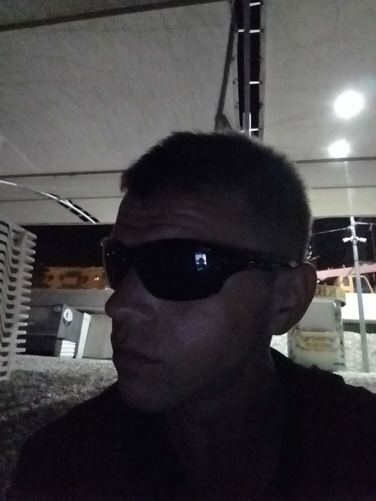  18060697  Vlad, 33 ,    