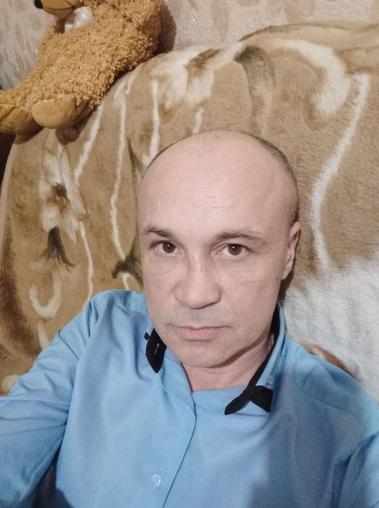  40234307  , 42 ,    