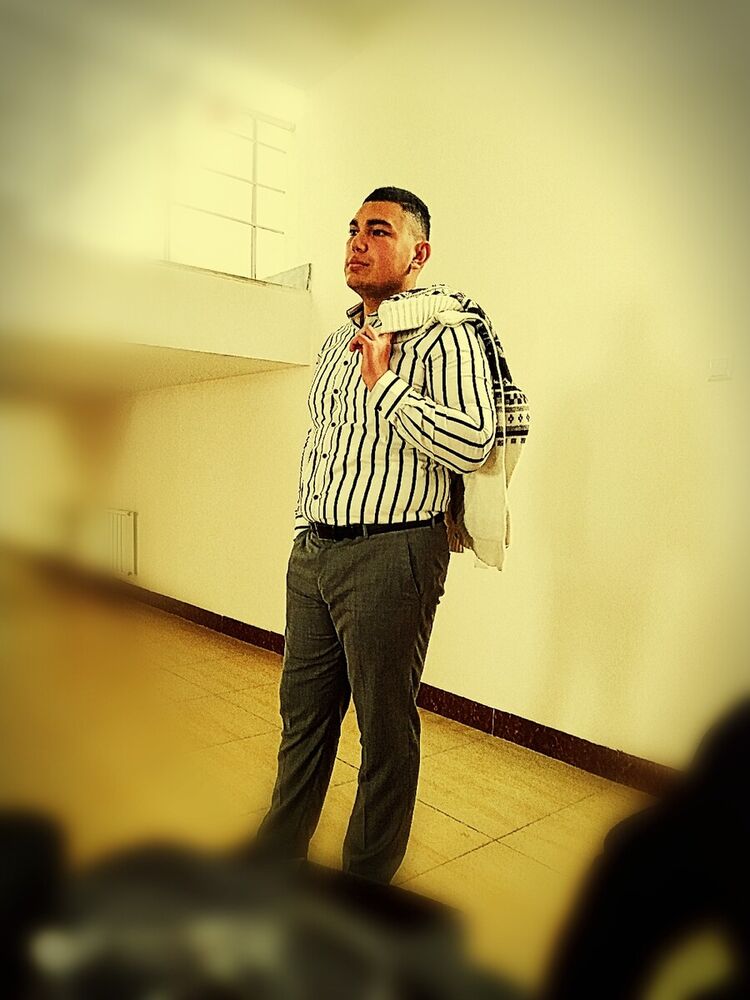  ,   Leon, 30 ,   ,   