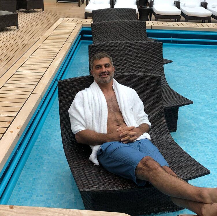  ,   Dr Frank, 59 ,   c 