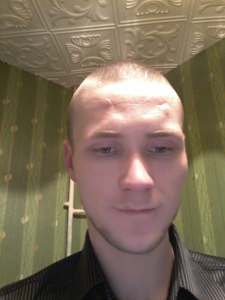  8692297  Grigorij, 33 ,    