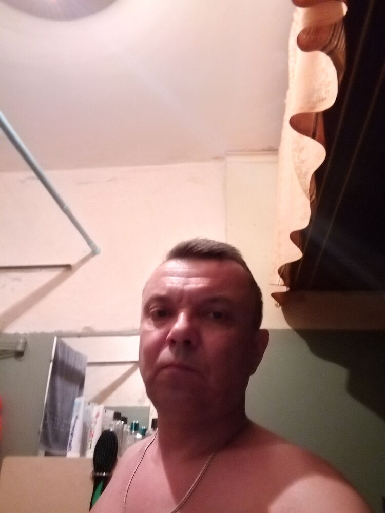  37528687  , 52 ,    