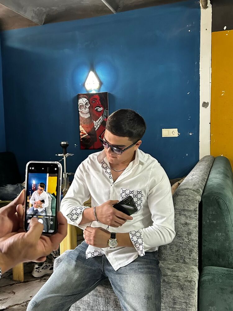  53752637  Orxan, 20 ,    