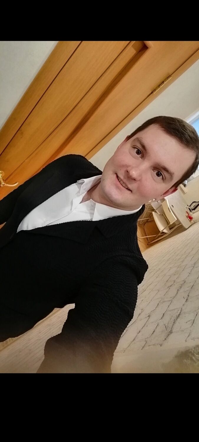  29571987  Ivan, 32 ,    