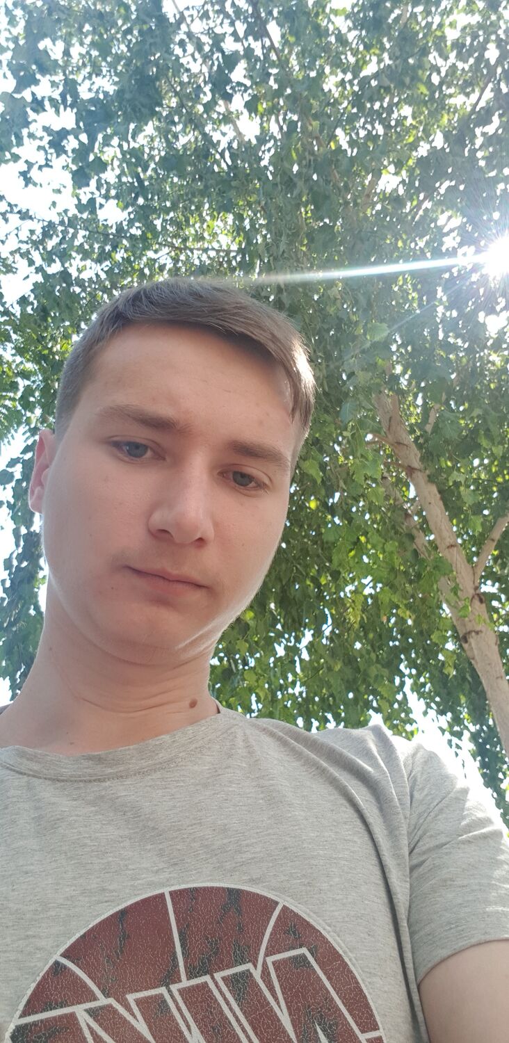  41497157  Alexander, 24 ,    