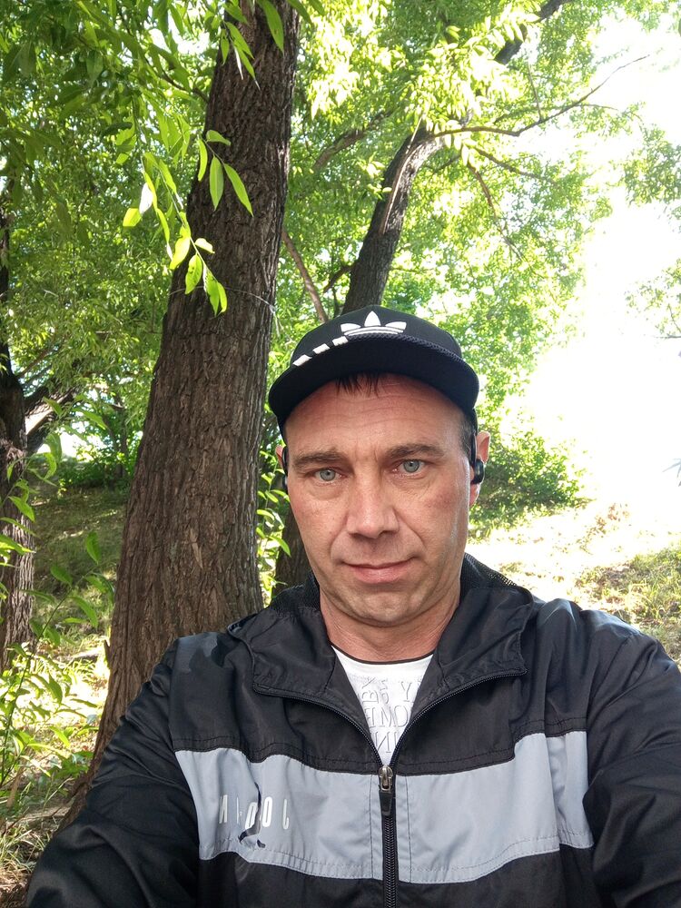  52753067  Vladimir, 42 ,    