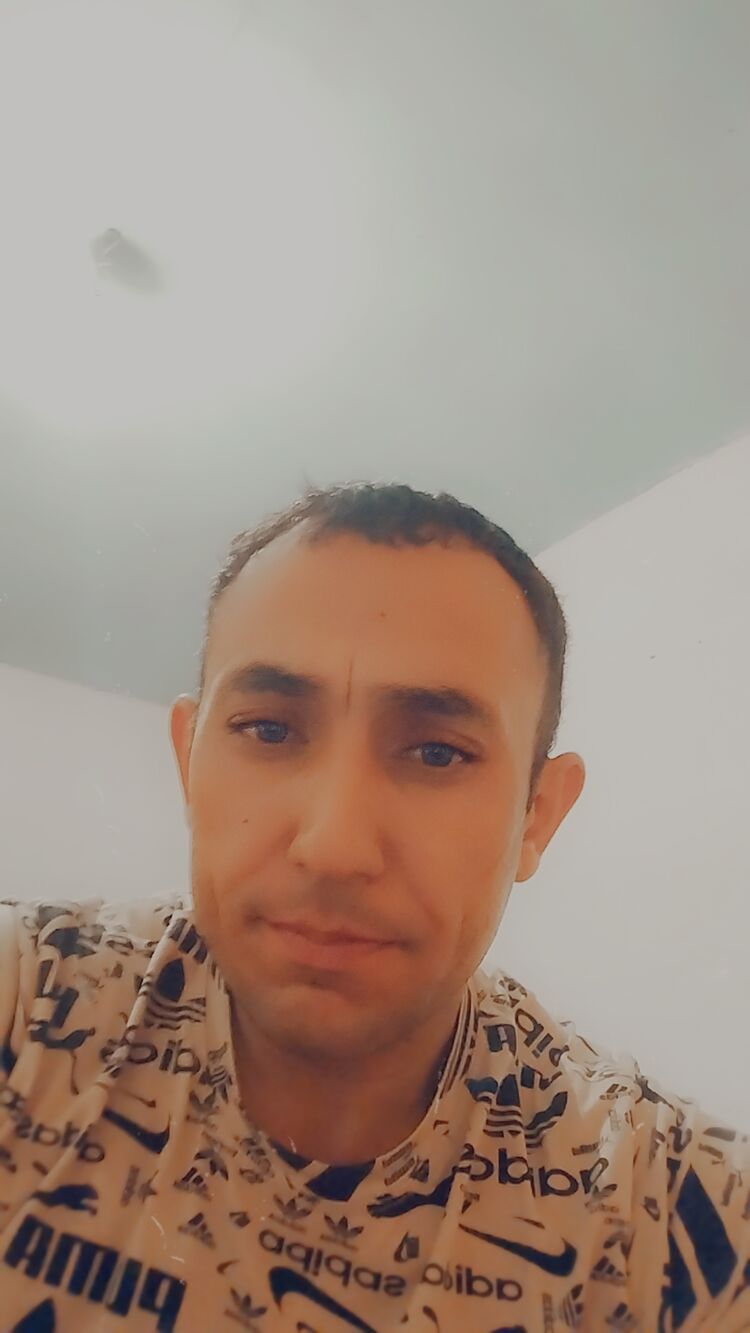  47357177  Alinur, 39 ,    
