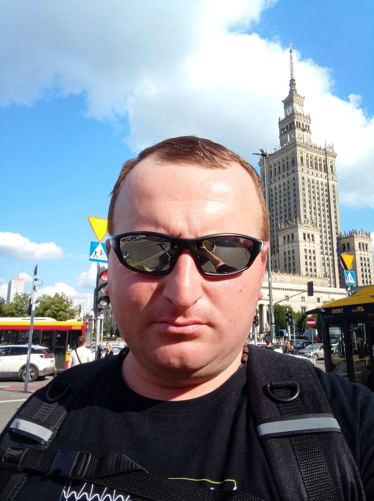  35248127  Zviad, 36 ,    