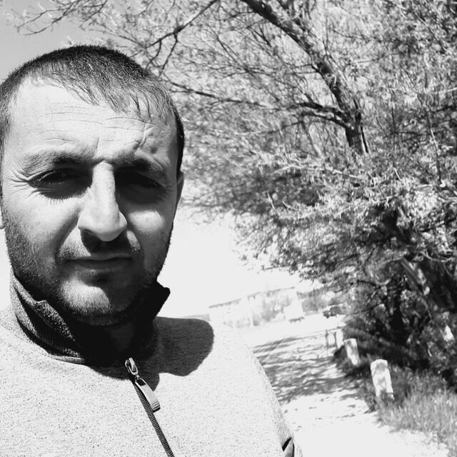  42213057  Vazik, 37 ,    