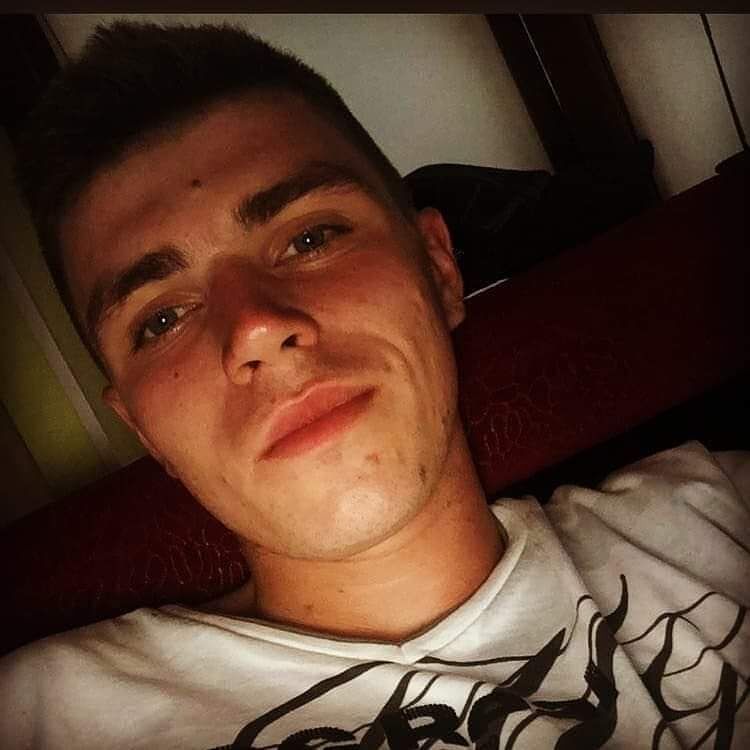  23499207  Gena, 27 ,    