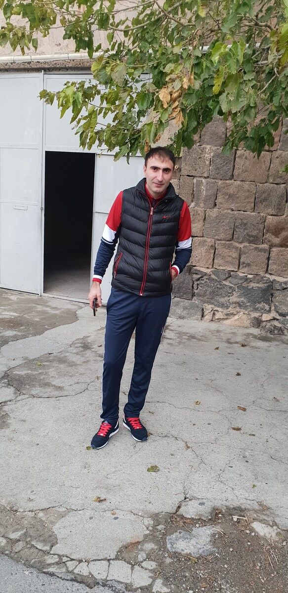  16112157  Garik, 32 ,    
