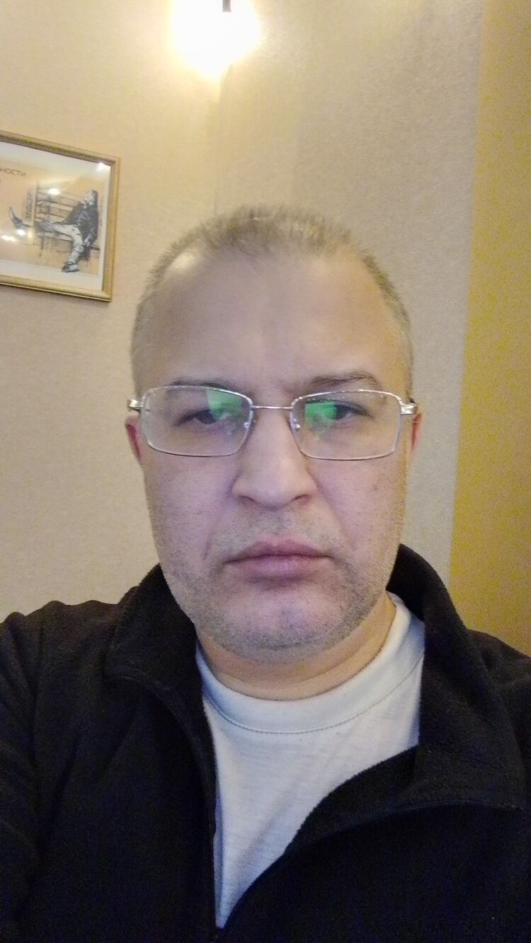  53749407  Arthur, 52 ,    -