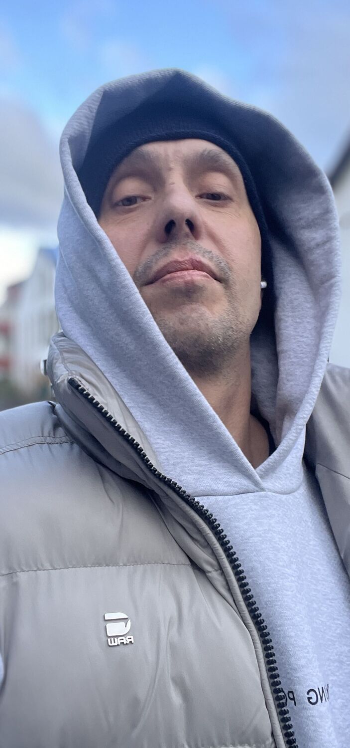  53129367  Shelby T, 46 ,    Heilbronn