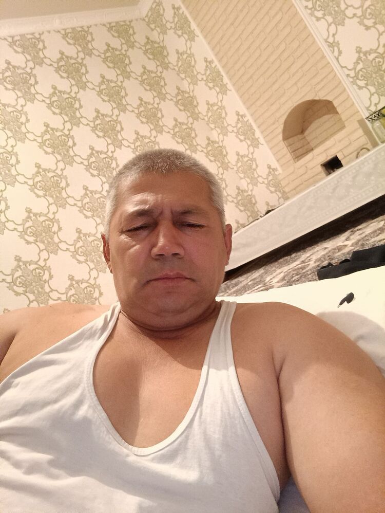  ,   Ali, 52 ,   ,   