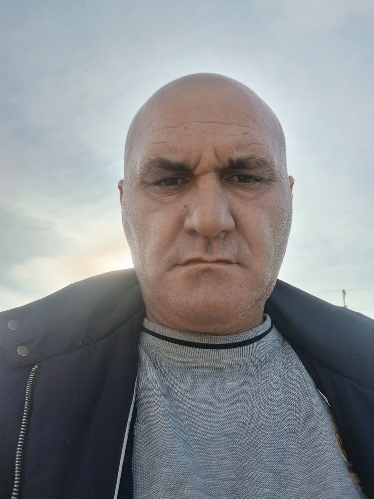  54536537  Xaliq, 46 ,    