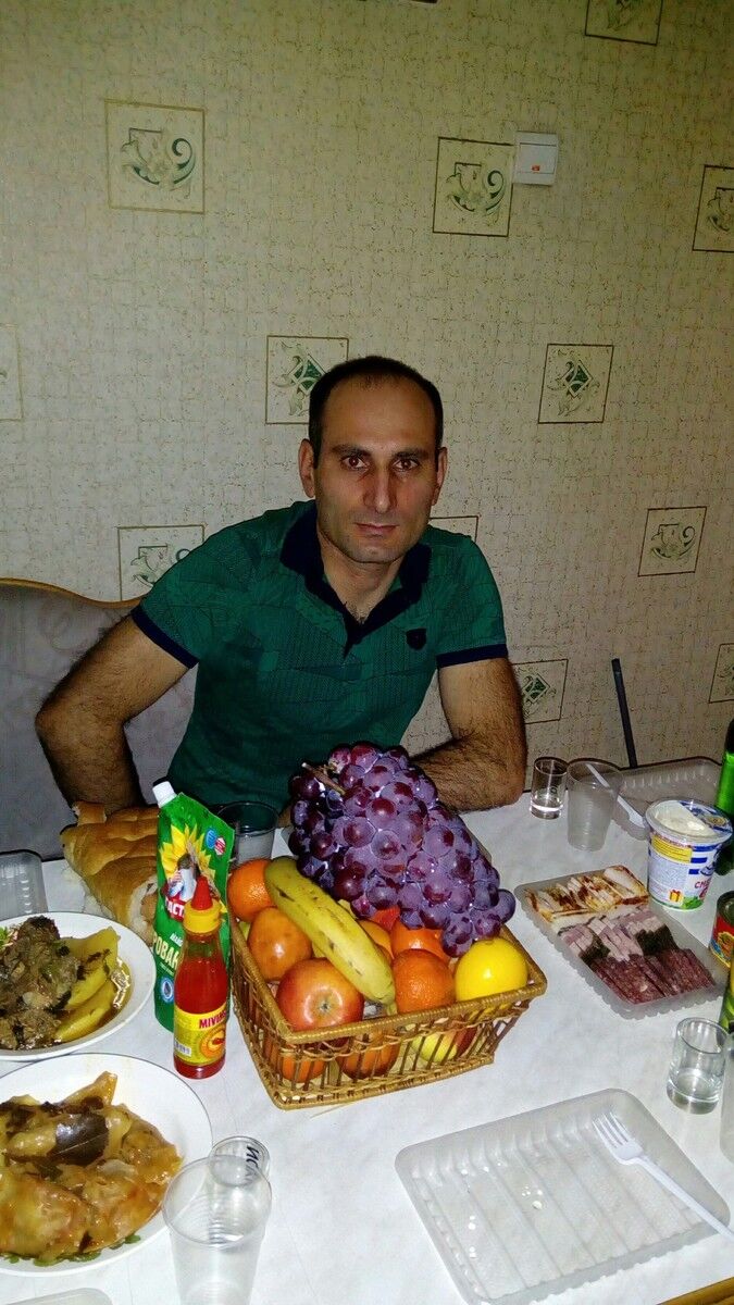 ���������� ����������, ���� ������� Hrachya, 42 ����, ������������ ��� ������, ����� � ���������, c�������� ���������