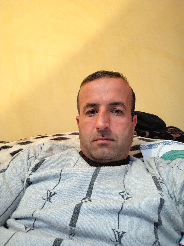  41560277  Djabir, 39 ,    