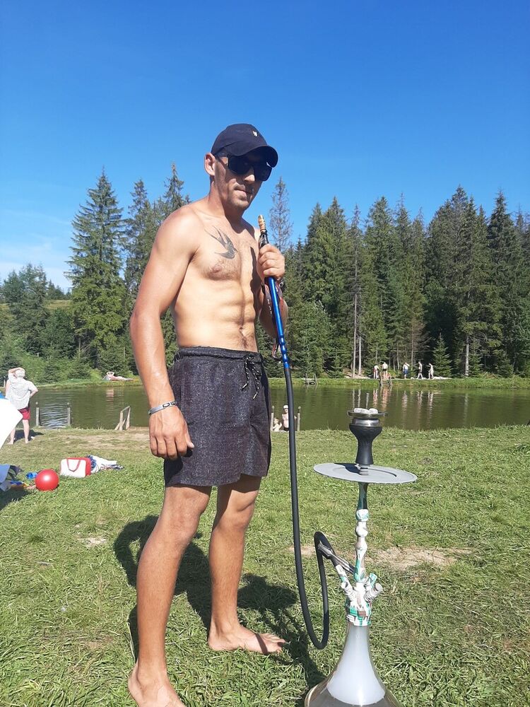  ,   Romik, 28 ,   
