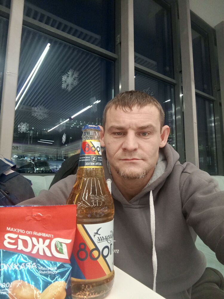  ,   Artem, 36 ,  