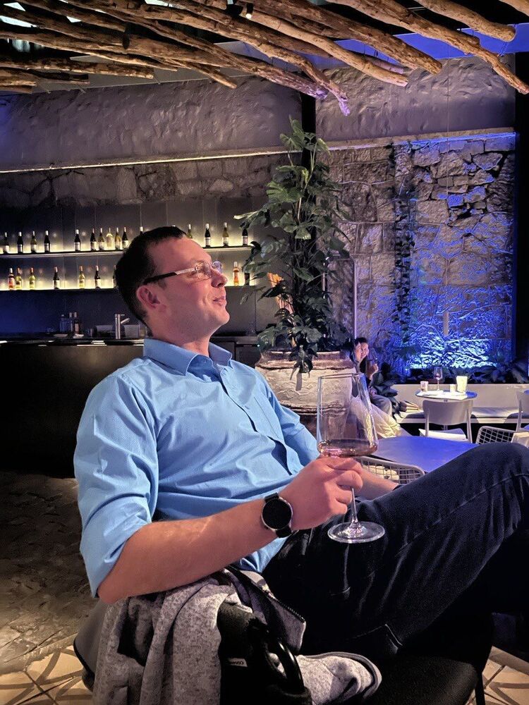  33199747  Alexandr, 35 ,    