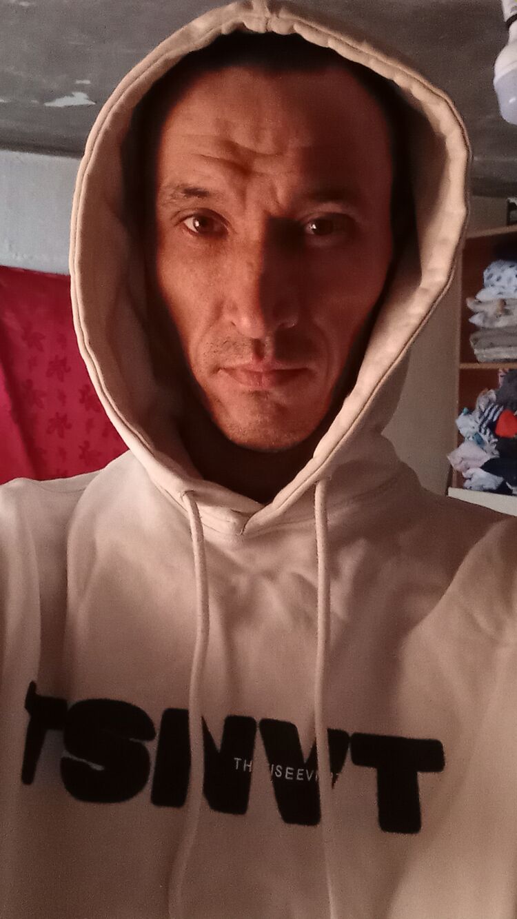  46682077  , 42 ,    