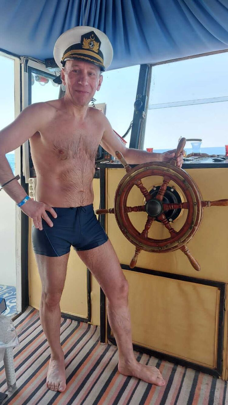  44037307  Evgeny, 55 ,    