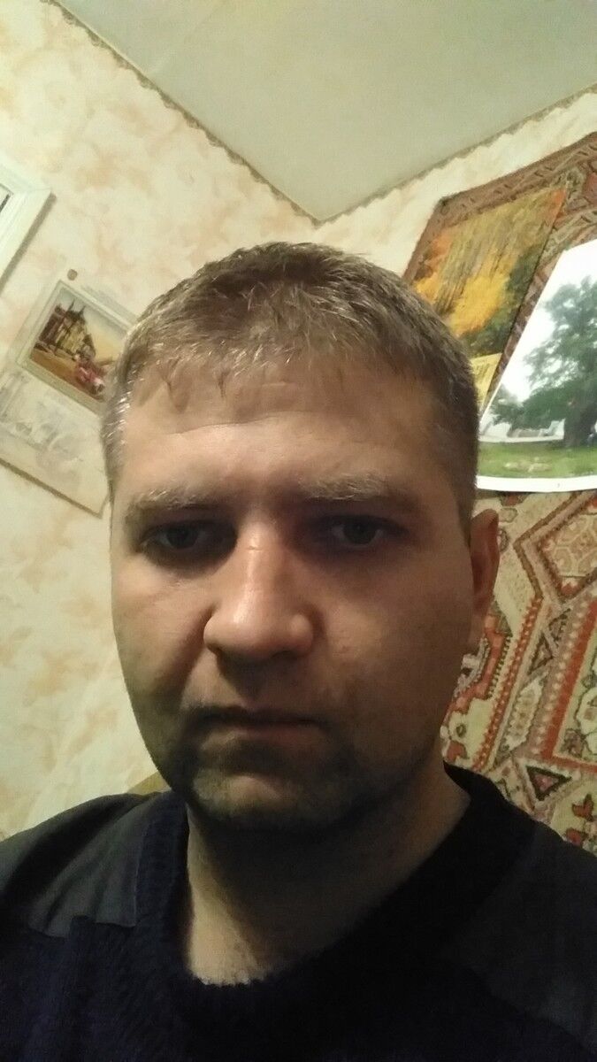 8210817  Roman, 37 ,    -