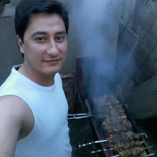  20204387  Ruslan, 35 ,    