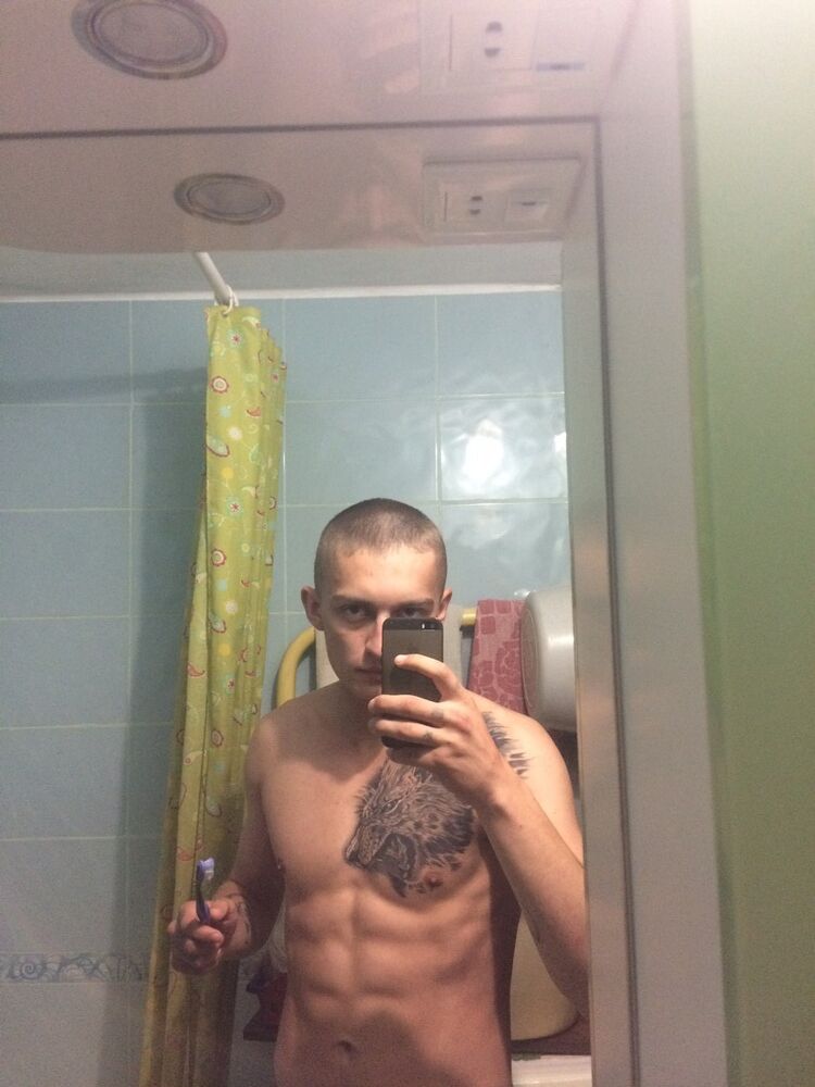  10654717  Viktorio, 31 ,    