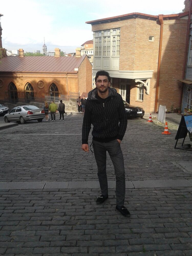  ,   Emil, 32 ,   ,   , c 