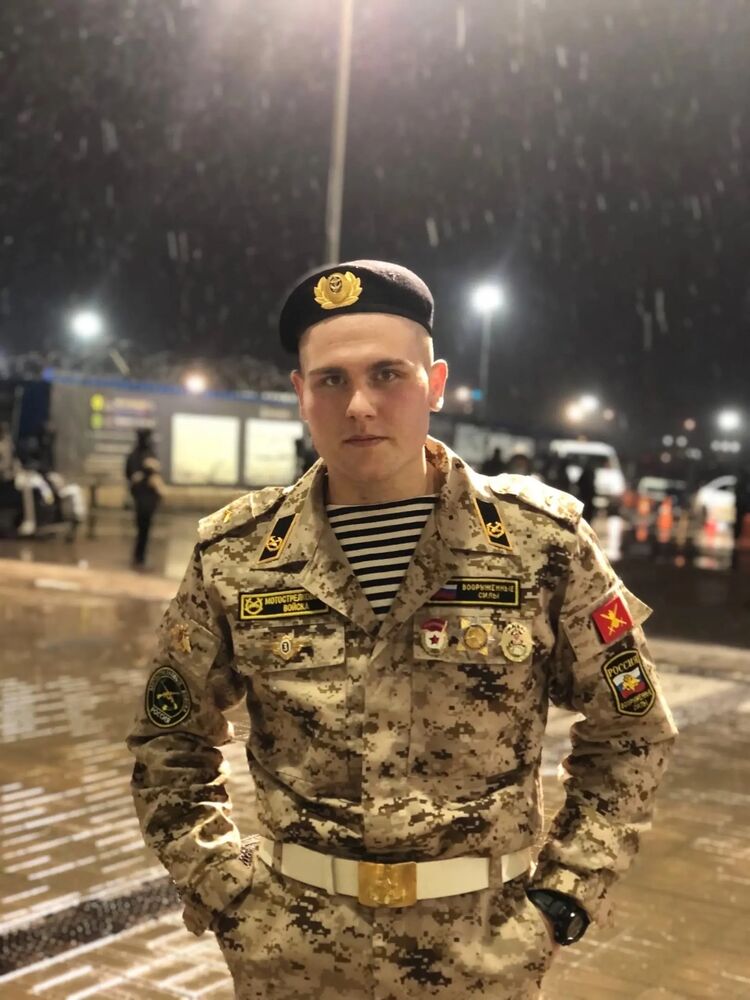  39300127  , 22 ,    