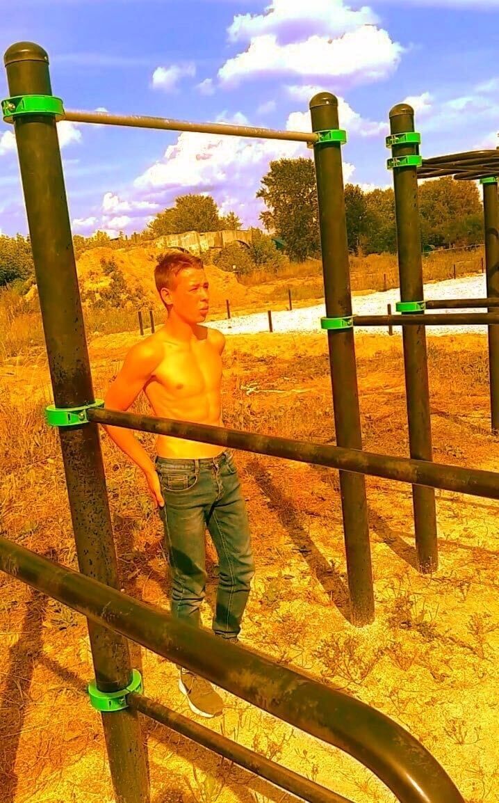  ,   Aleksandr, 21 ,   c 