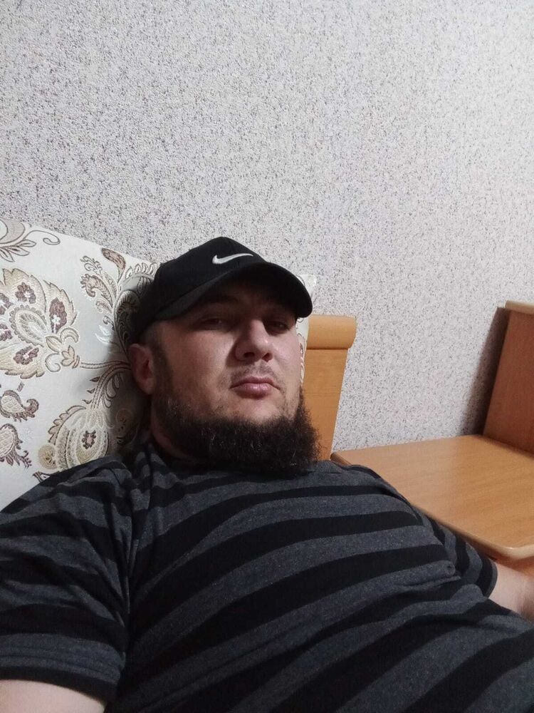  30473817  Abdula, 37 ,    