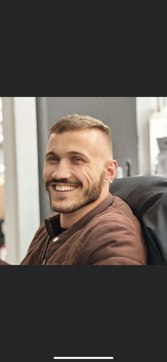  49460517  Alex, 27 ,    