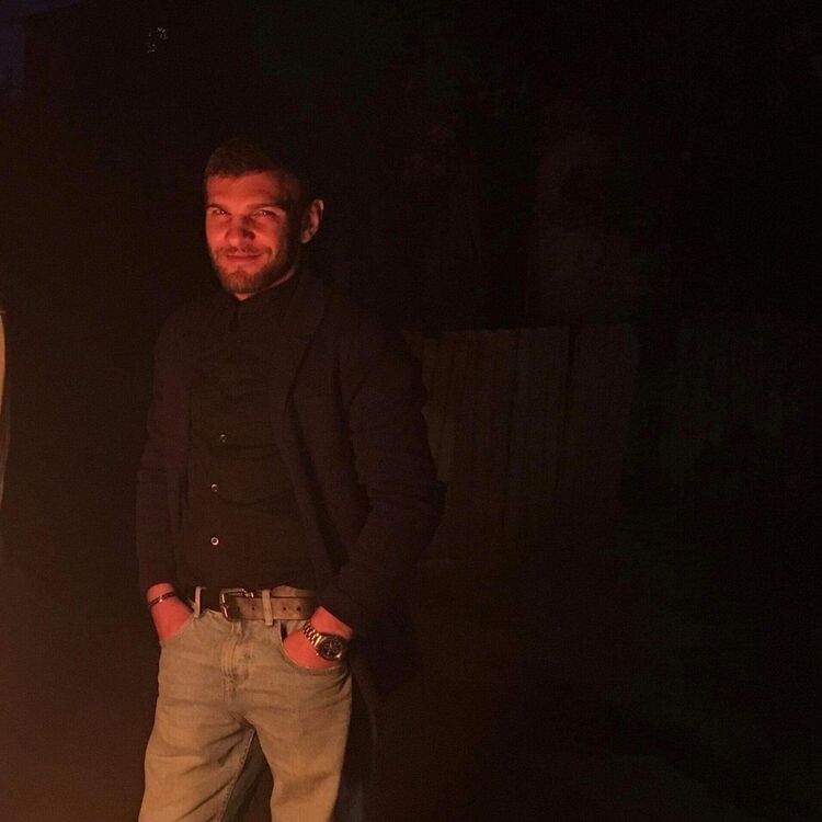  18607057  Vanka, 35 ,    