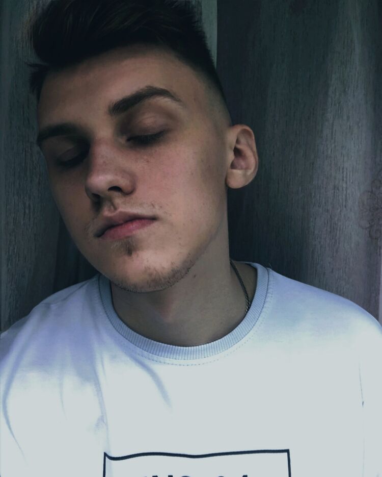  45885767  , 27 ,    