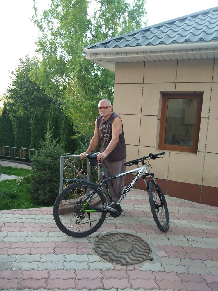  21093747  , 64 ,    