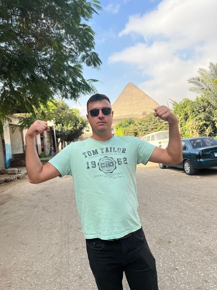  53387687  Petr, 34 ,    