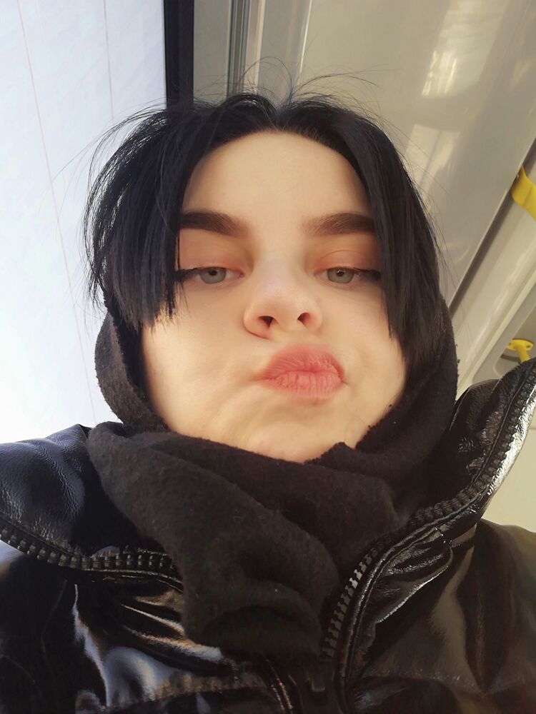  ,   Karolina, 23 ,   ,   , c , 