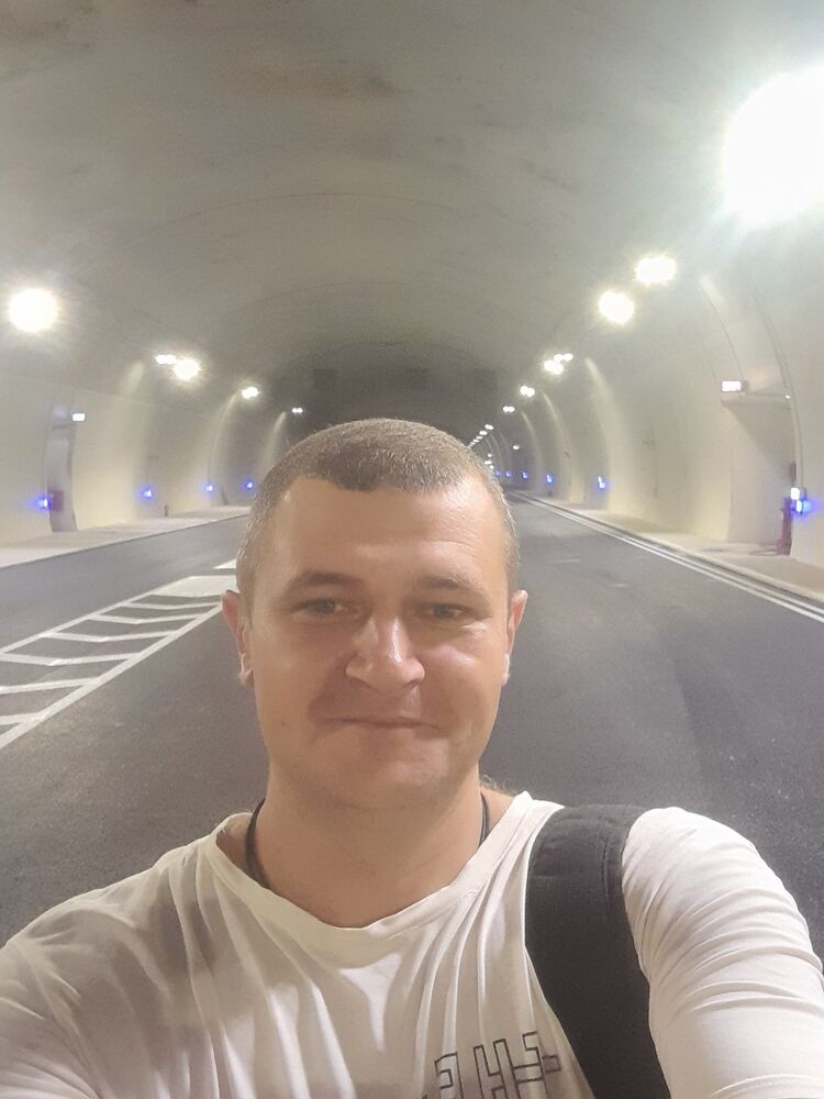  33933257  , 44 ,    